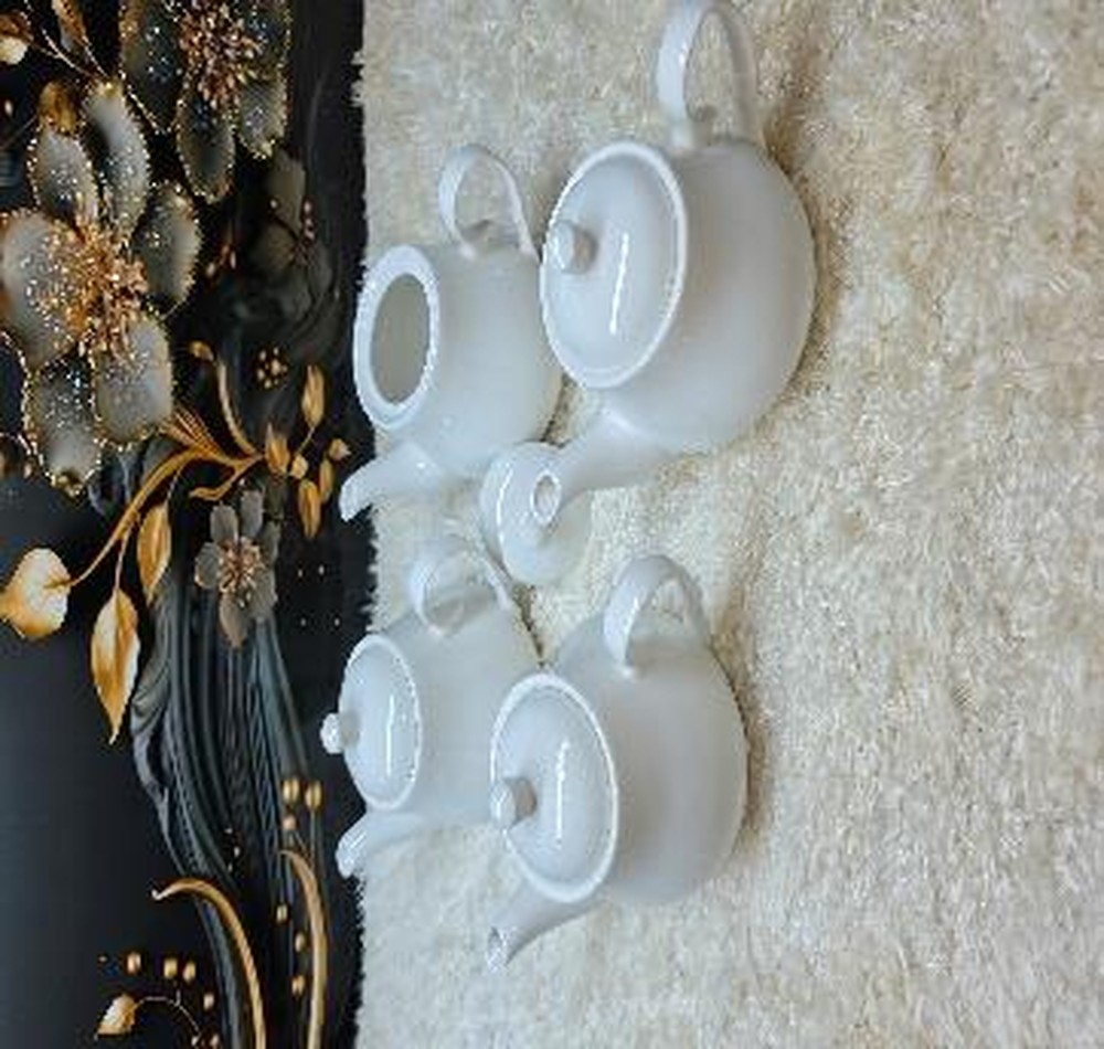 [670690000546] Ceramic Teapot
