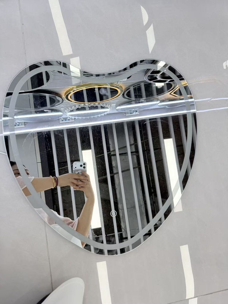 Heart Shaped LED Bathroom Mirror (50*70cm)