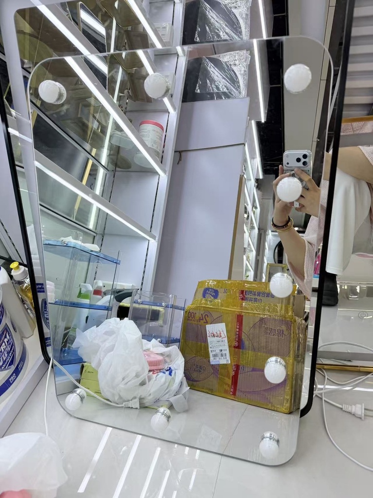 Hollywood Bulb LED Bathroom Mirror (50*70cm)